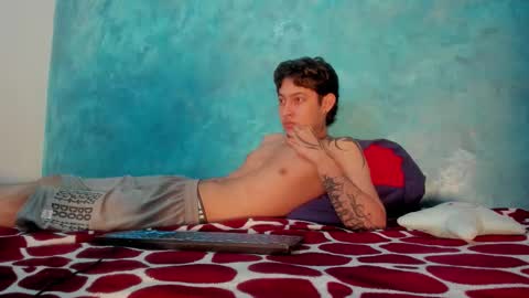 sky_wild online show from December 2025 02:49:01 AM