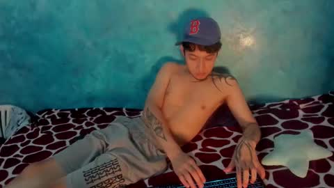 sky_wild online show from December 2025 01:00:01 AM