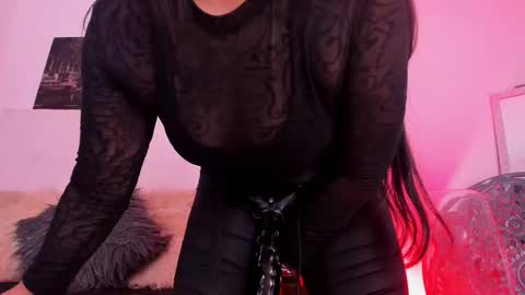 Snapshot of skydarkblue chatting on February 2025 05:40:01 AM skydarkblue online show from February 2025 05:40:01 AM