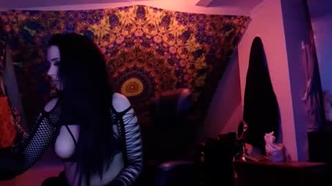 Snapshot of skyee_jisatsu chatting on February 2025 10:11:02 AM skyeeKanashii online show from February 2025 10:11:02 AM