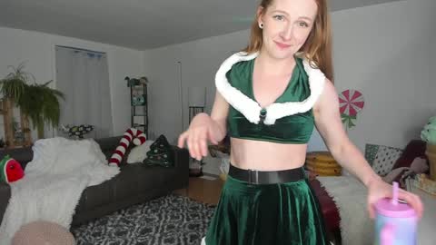 Snapshot of skyewatson chatting on December 2024 11:05:01 PM Skye Watson online show from December 2024 11:05:01 PM