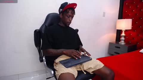 Snapshot of skylerbigxxx chatting on September 2025 04:38:02 AM SKYLERBIGXXX online show from September 2025 04:38:02 AM