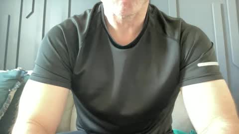 Snapshot of skylineboatclub chatting on February 2025 04:15:01 PM skylineboatclub online show from February 2025 04:15:01 PM