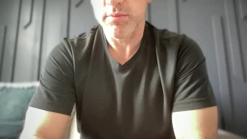 Snapshot of skylineboatclub chatting on February 2025 08:58:02 PM skylineboatclub online show from February 2025 08:58:02 PM