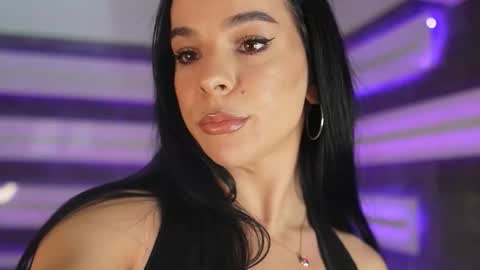 Snapshot of skymusee_ chatting on February 2026 01:18:02 PM Chris online show from February 2026 01:18:02 PM