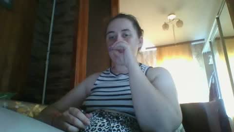 Snapshot of skyressie333 chatting on June 2026 05:19:02 PM skyressie333 online show from June 2026 05:19:02 PM