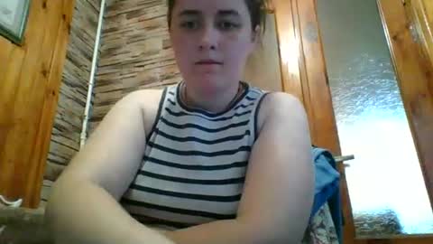 Snapshot of skyressie333 chatting on July 2026 03:32:01 PM skyressie333 online show from July 2026 03:32:01 PM