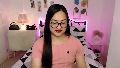 Queen Cyrine online show from February 2026 10:30:01 PM