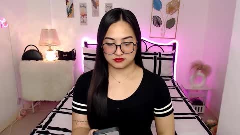 Queen Cyrine online show from February 2026 02:04:02 AM