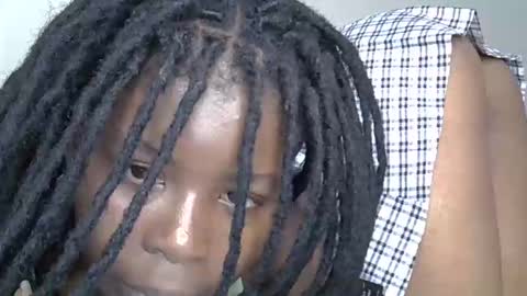 sleciah online show from November 2025 06:50:02 PM