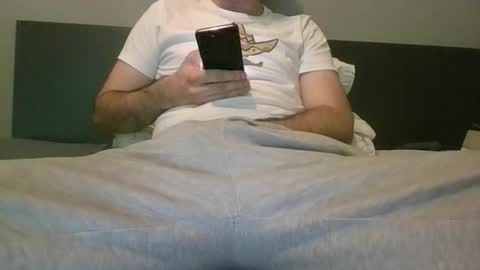 sleepless19 online show from March 2026 10:05:01 PM