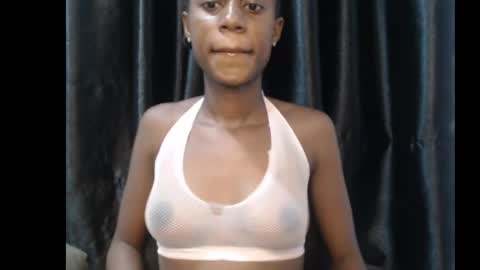 Snapshot of slim_candy12 chatting on May 2026 05:52:01 PM Lily online show from May 2026 05:52:01 PM