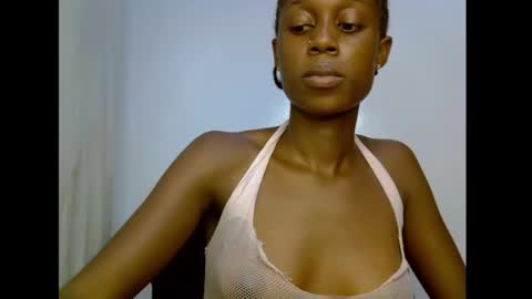 Snapshot of slim_candy12 chatting on May 2026 08:40:02 PM Lily online show from May 2026 08:40:02 PM