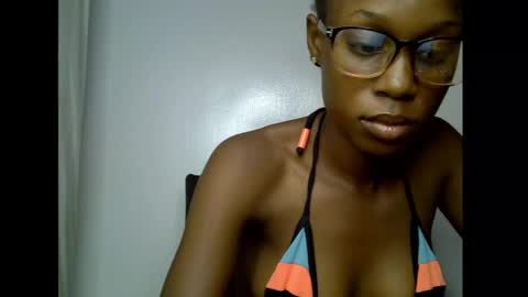 Snapshot of slim_candy12 chatting on May 2026 06:09:01 PM Lily online show from May 2026 06:09:01 PM