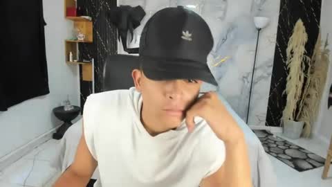 Snapshot of slim_dirtyxx chatting on June 2026 07:14:01 PM Yesus online show from June 2026 07:14:01 PM