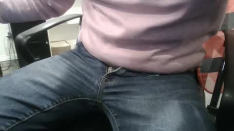 Snapshot of slimjimorange9 chatting on November 2025 09:32:01 PM slimjimorange9 online show from November 2025 09:32:01 PM