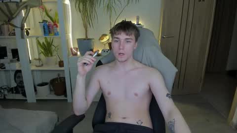 Snapshot of slippery_baby chatting on February 2025 05:20:02 PM Mila online show from February 2025 05:20:02 PM