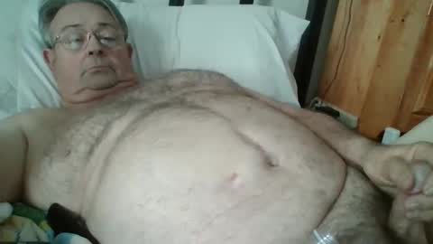 slippery_duck online show from April 2026 06:03:02 PM