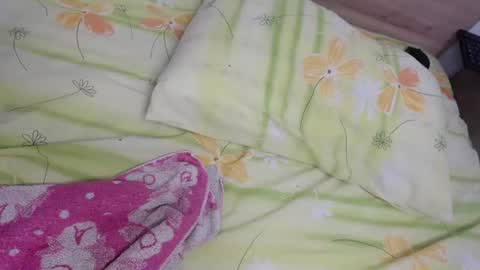 Snapshot of sloppy_slut__420 chatting on June 2026 01:42:02 PM Stiven and Laura online show from June 2026 01:42:02 PM