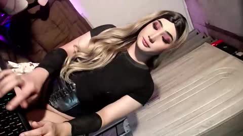 Snapshot of slut_bigcock chatting on May 2026 02:51:02 AM Nathalie online show from May 2026 02:51:02 AM