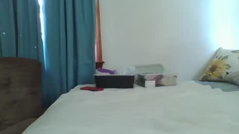 Snapshot of sluttamer72 chatting on February 2025 04:18:02 PM Jade and Thomas online show from February 2025 04:18:02 PM