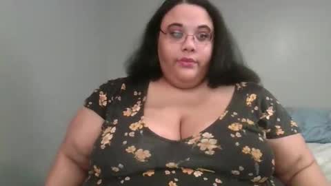 Snapshot of sluttyjess31 chatting on April 2026 02:33:01 PM Jessica online show from April 2026 02:33:01 PM
