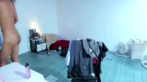 Snapshot of sluttykaye chatting on November 2025 09:46:02 PM Fansly SluttyKaye -DONT FORGET TO FOLLOW AND THUMBS UP online show from November 2025 09:46:02 PM