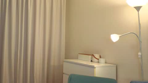 Lily online show from October 2025 01:43:02 PM