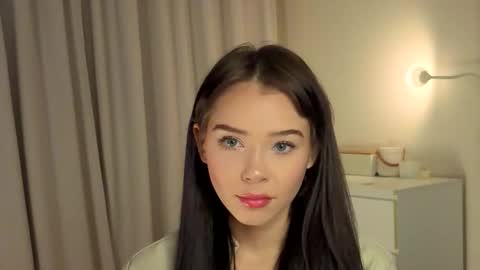 Lily online show from November 2025 01:22:04 PM