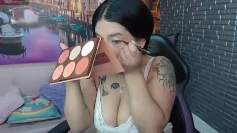 Mariana Torres online show from October 2025 01:43:02 PM