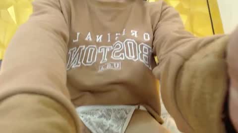 Small Hot19 online show from March 2025 02:40:01 PM