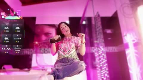 Small Hot19 online show from February 2026 10:20:02 AM