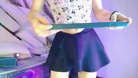 Small Hot19 online show from April 2026 02:10:01 PM