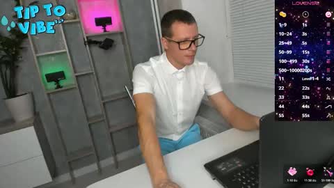 Alex online show from December 2025 06:16:01 PM