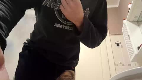 smallone8825 online show from April 2026 04:59:02 AM