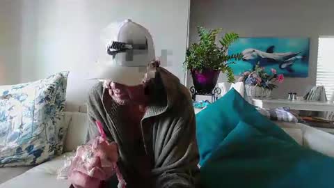 Snapshot of smallpenisbigtongue chatting on February 2025 02:14:02 PM Daddy online show from February 2025 02:14:02 PM