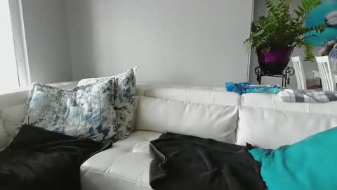 Snapshot of smallpenisbigtongue chatting on February 2025 04:21:01 PM Daddy online show from February 2025 04:21:01 PM