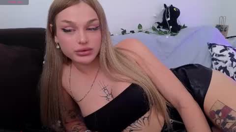 Snapshot of smanuna chatting on August 2026 04:20:02 PM Manuna online show from August 2026 04:20:02 PM