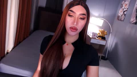 smasherqueen online show from April 2026 01:11:01 PM