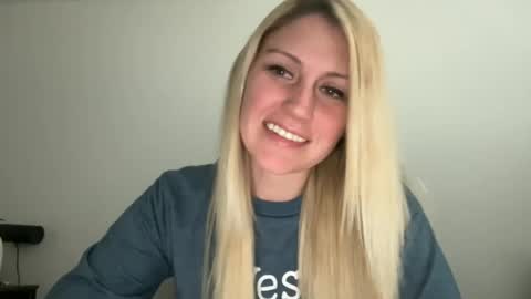 smexxii93 online show from October 2025 06:31:02 PM