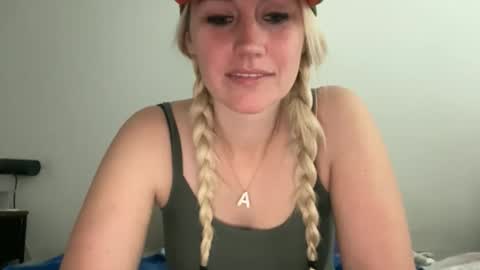 smexxii93 online show from February 2026 06:46:01 PM