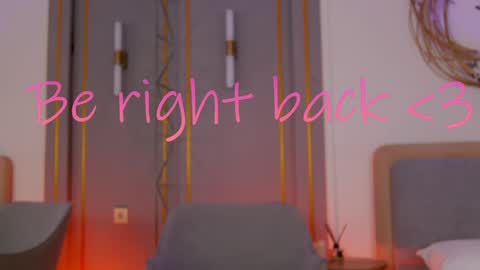 Snapshot of smiley_mia_ chatting on February 2025 08:13:02 AM Mia online show from February 2025 08:13:02 AM