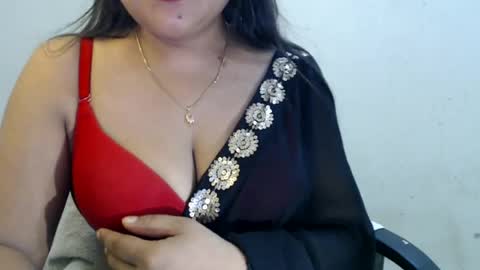 Snapshot of smiley_queen99 chatting on July 2026 02:31:01 PM smiley online show from July 2026 02:31:01 PM