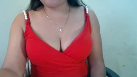Snapshot of smiley_queen99 chatting on August 2026 04:37:02 AM smiley online show from August 2026 04:37:02 AM
