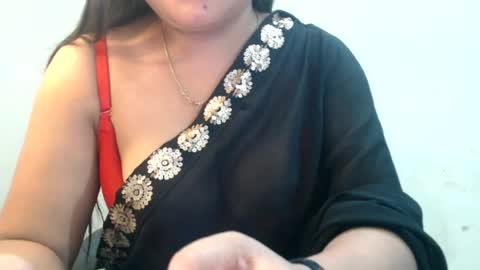Snapshot of smiley_queen99 chatting on August 2026 03:14:02 PM smiley online show from August 2026 03:14:02 PM