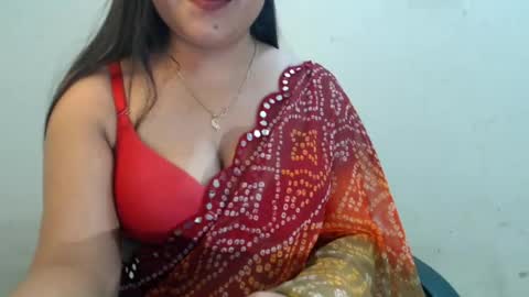 Snapshot of smiley_queen99 chatting on August 2026 04:53:02 PM smiley online show from August 2026 04:53:02 PM