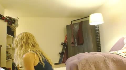 smitheight online show from March 2025 03:02:01 AM