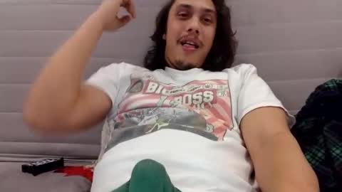 Snapshot of smokestar1991 chatting on December 2024 01:32:02 AM SmokeStar online show from December 2024 01:32:02 AM