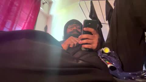 smokingorilla online show from December 2025 07:16:02 AM