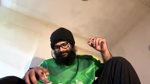 smokingorilla online show from January 2026 08:18:02 AM